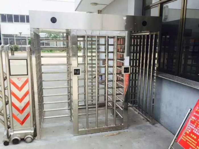 浙江某工厂大门转闸案例